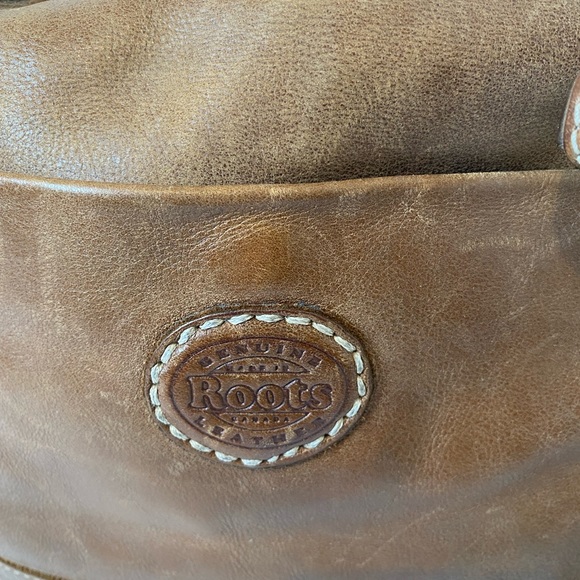 Roots Chelsea brown leather shoulder bag.. - Picture 7 of 11